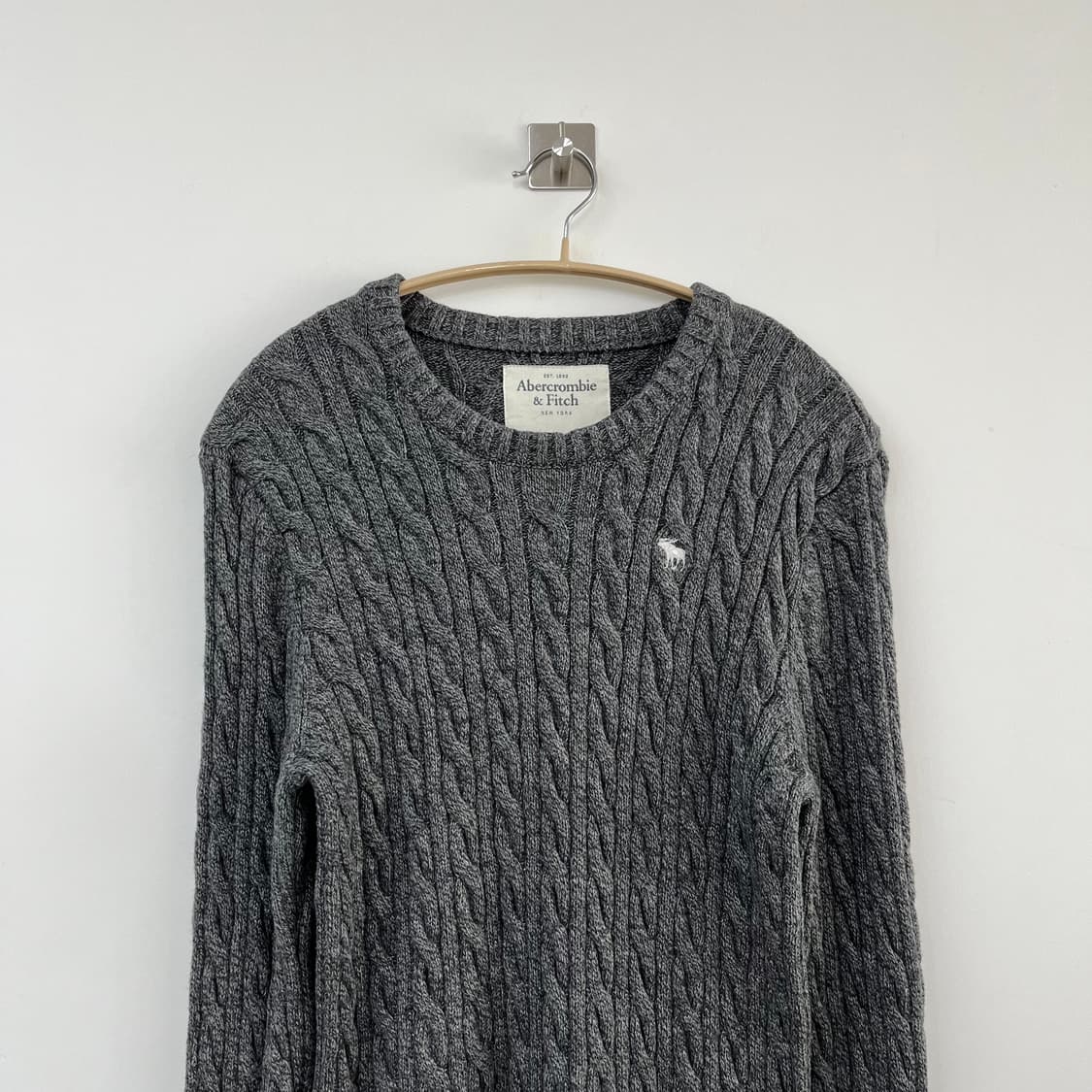 아베크롬비 사슴로고 그레이 꽈배기 니트 상품이미지4