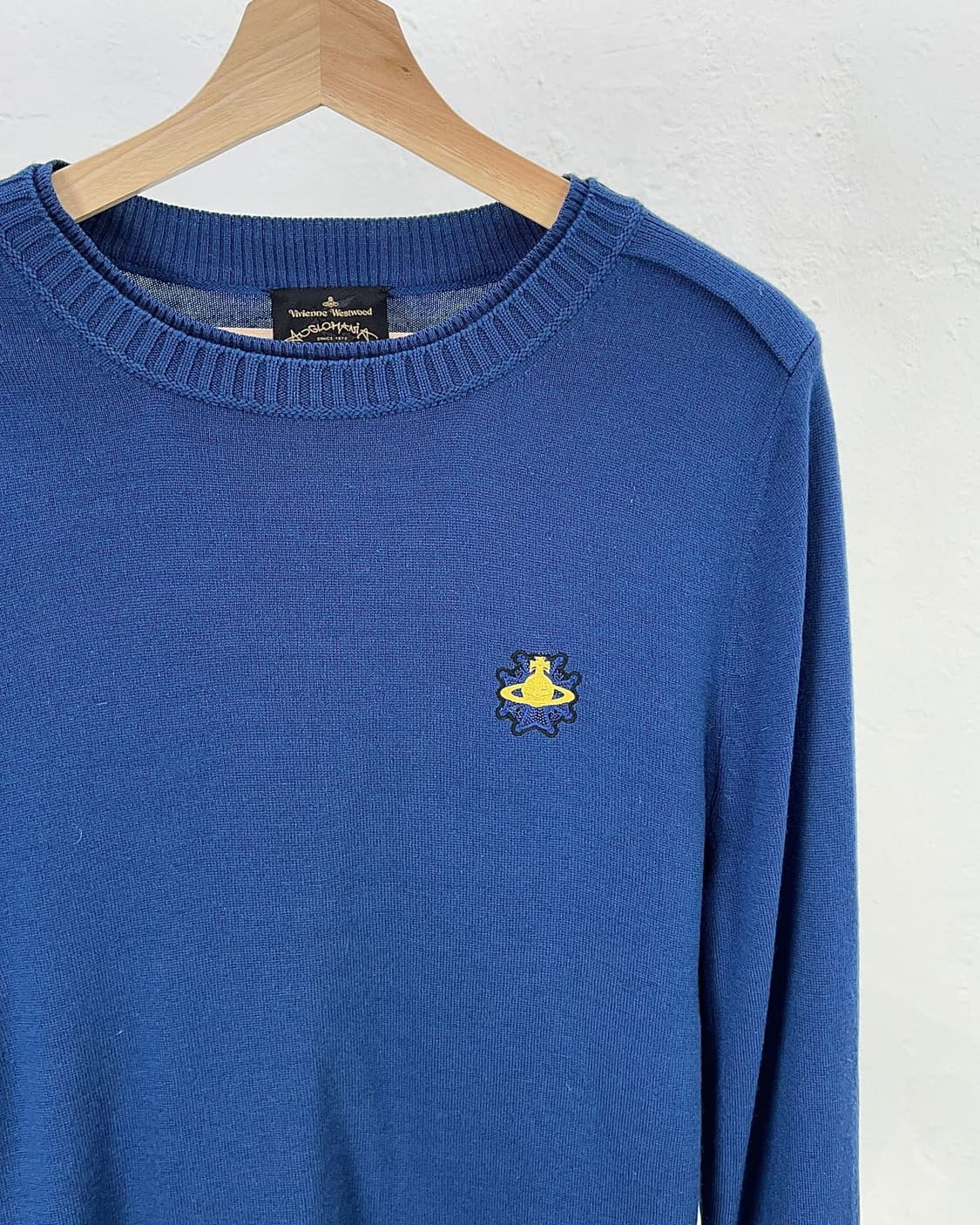 비비안 웨스트우드 앵글로마니아 라운드 ORB 로고 레이어 니트 스웨터 상품이미지3