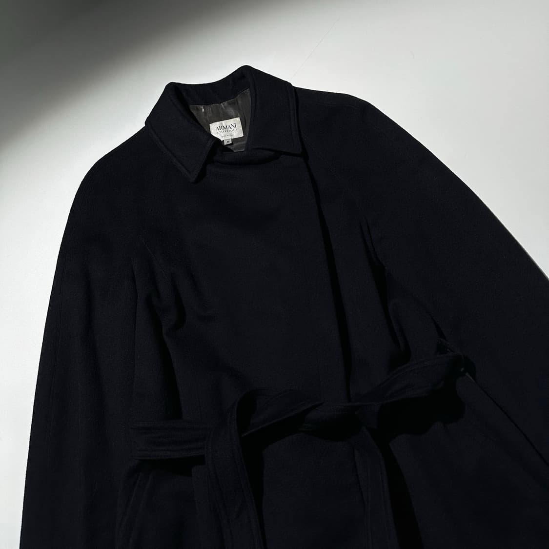 아르마니 꼴레지오니 캐시미어 100% 히든버튼 로브 더블 코트 네이비 상품이미지3