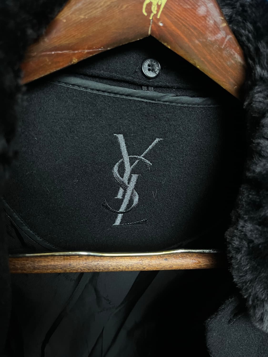 입생로랑 퍼카라 코트  상품이미지4