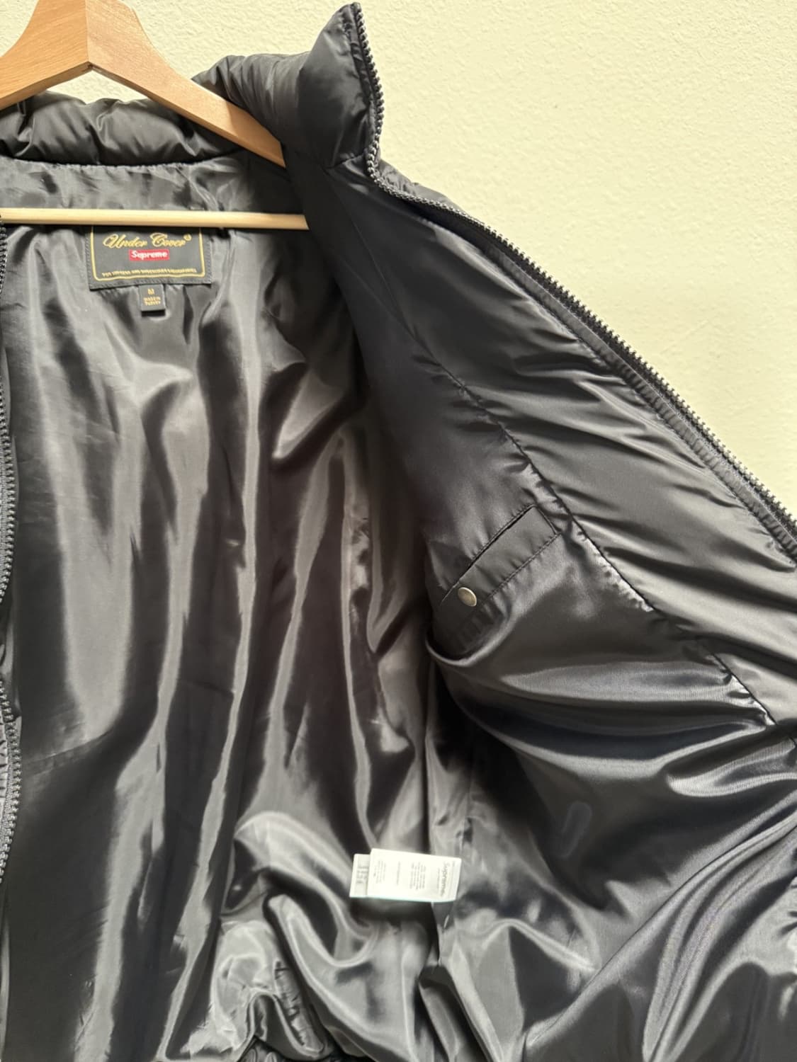 (공홈구매) 슈프림 x 언더커버 스터드 패딩 자켓 블랙 상품이미지4