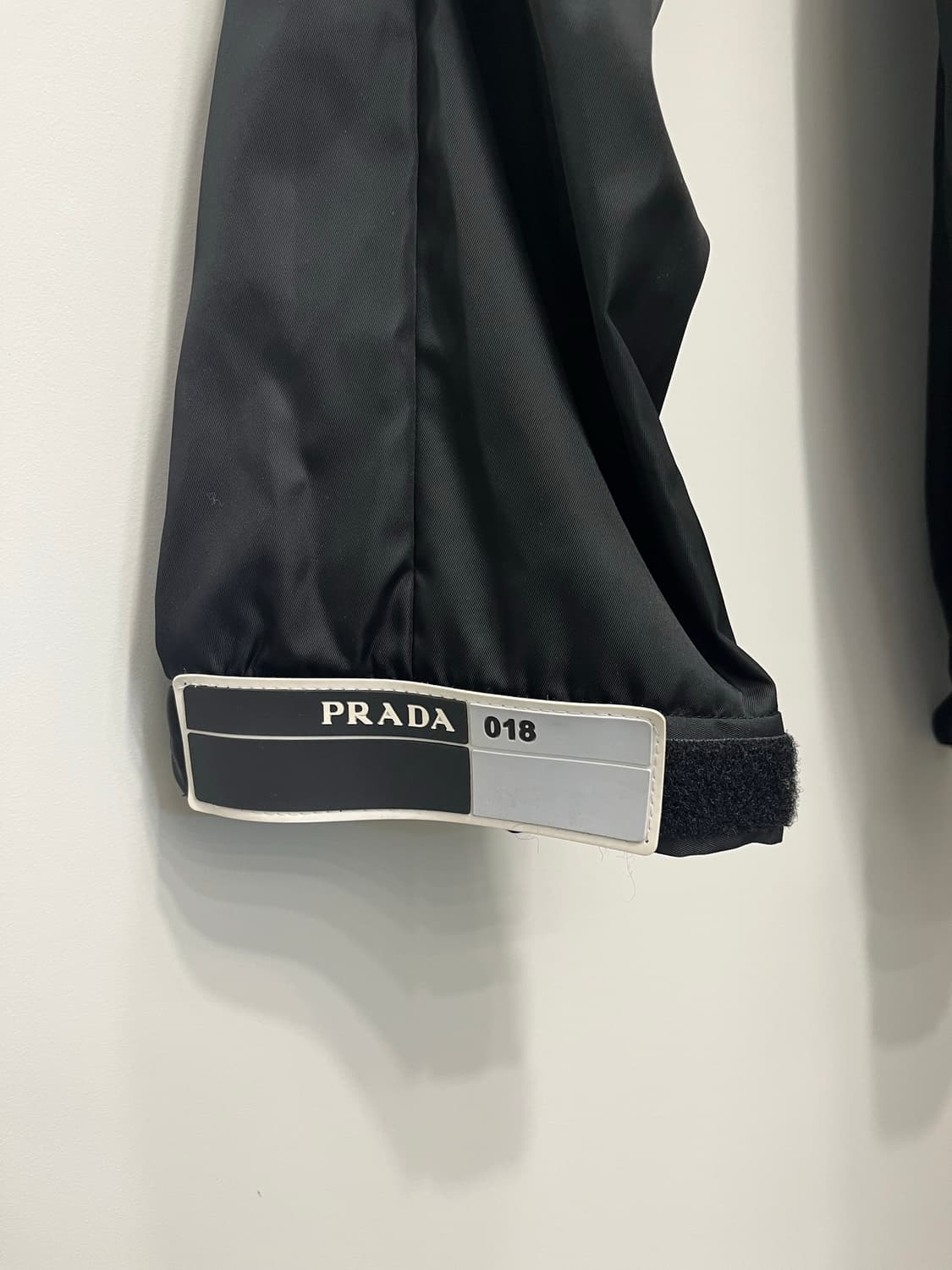 프라다 리나일론 벨크로 조거 팬츠 48 상품이미지3