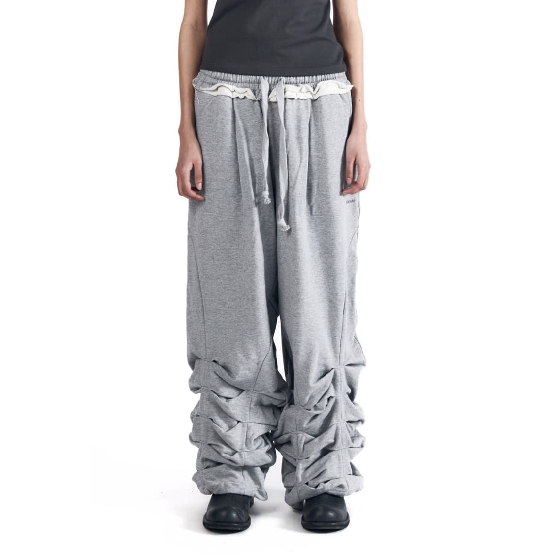Sediment Pin-Tuck Sweatpants (Gray) 상품이미지2
