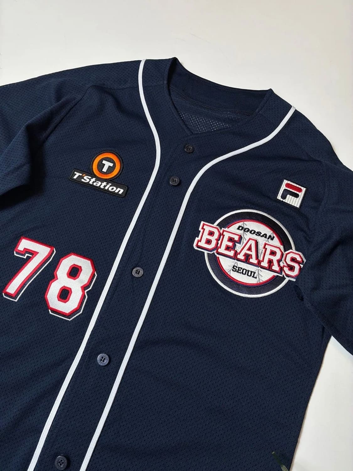 휠라 x 두산베어스 에센틱 최해명 원정 반팔 유니폼 PN8696 상품이미지4