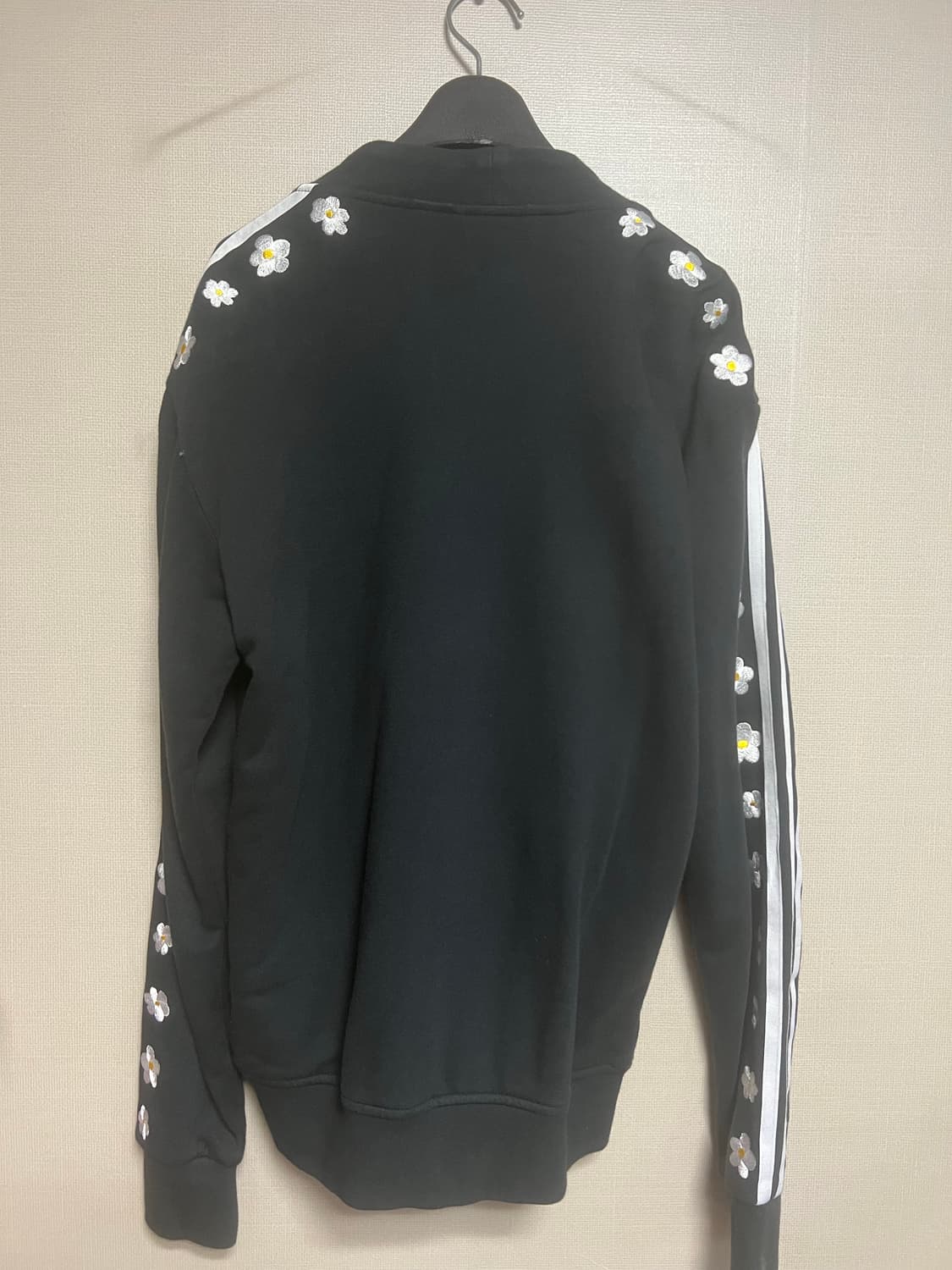 Adidas 퍼렐 윌리엄스 가디건 플라워 슬리브 상품이미지5