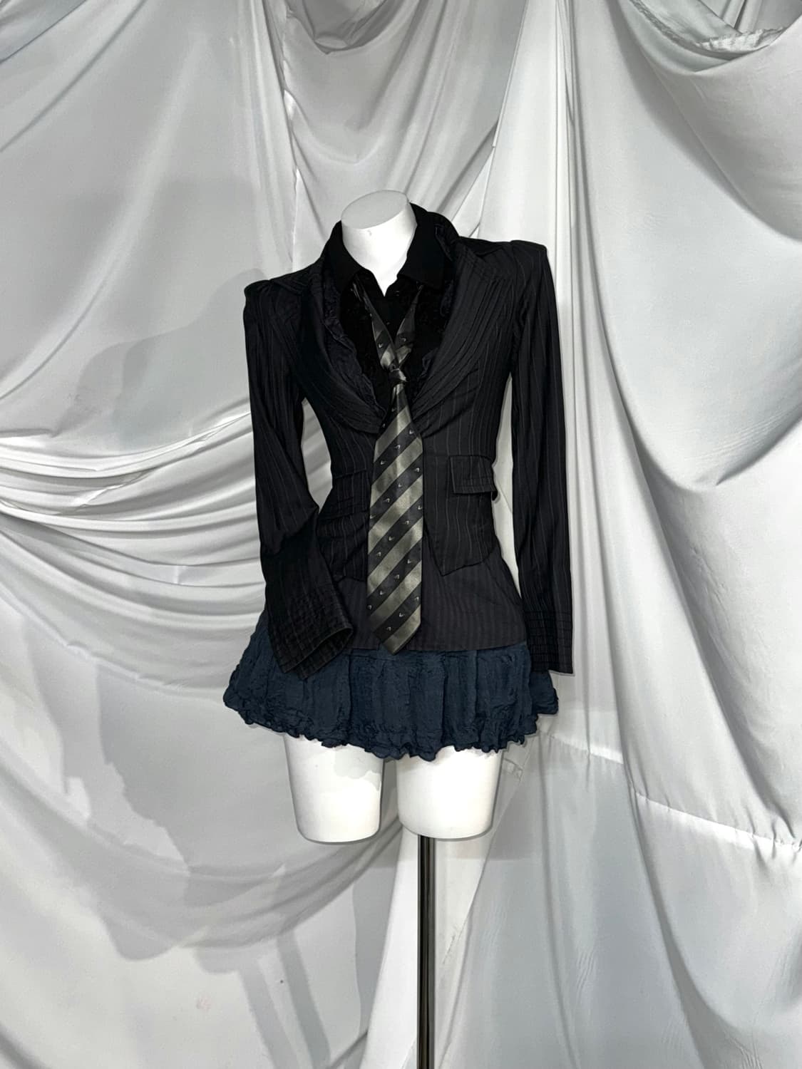 엑시즈팜 유카리깔 프릴 스트라이프 블레이저 프레피 코디세트 상품이미지6