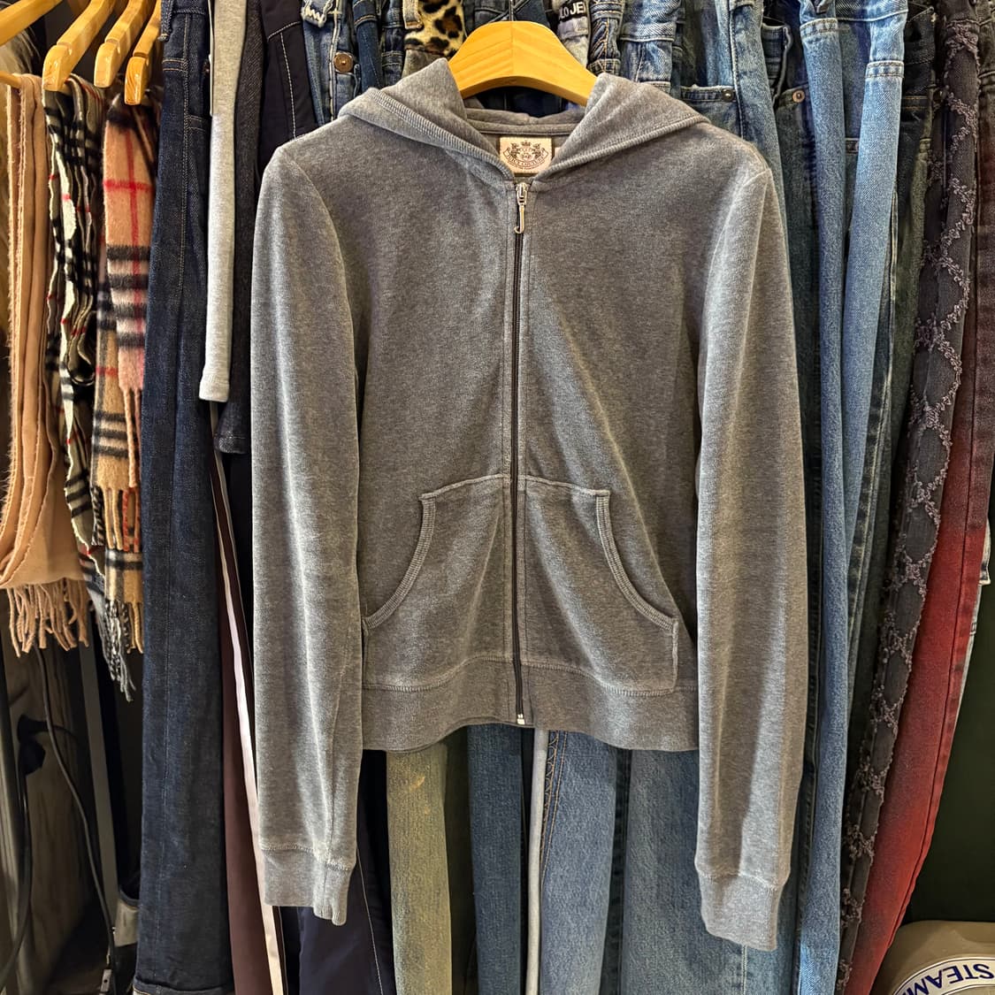 쥬시 꾸뛰르 그레이 벨벳 후드 집업 상품이미지3