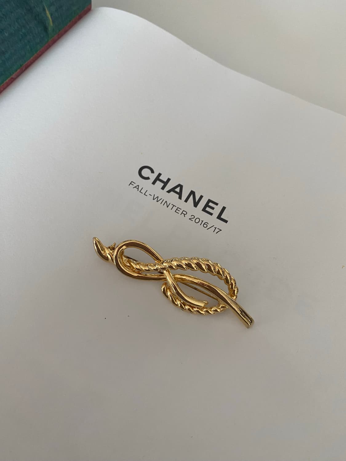 빈티지 트위스트 웨이브 브로치 상품이미지3