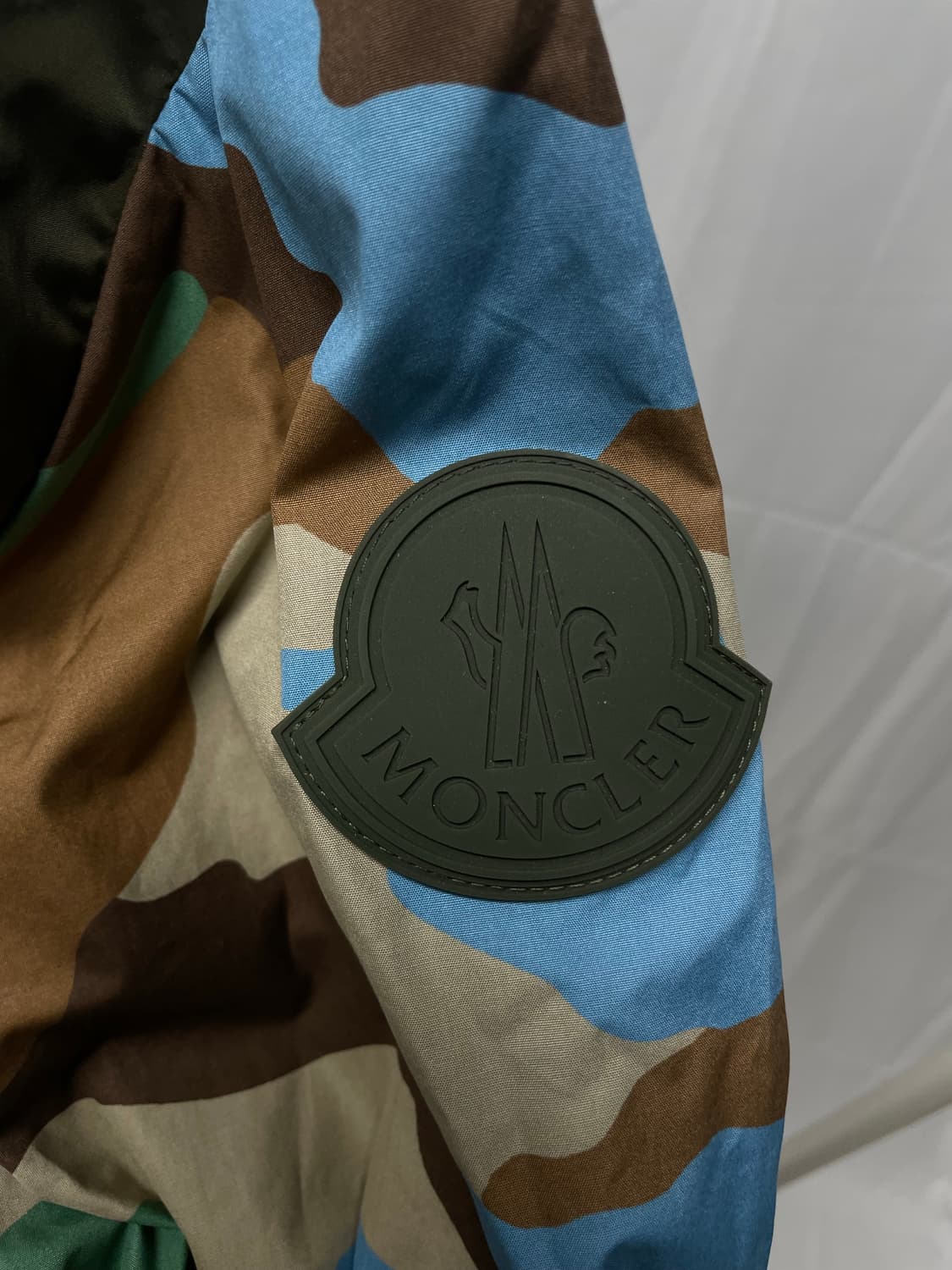 [새상품급/택구성] 몽클레어 쿤데 카모플라쥬 후드 바람막이 자켓 [4] 상품이미지2