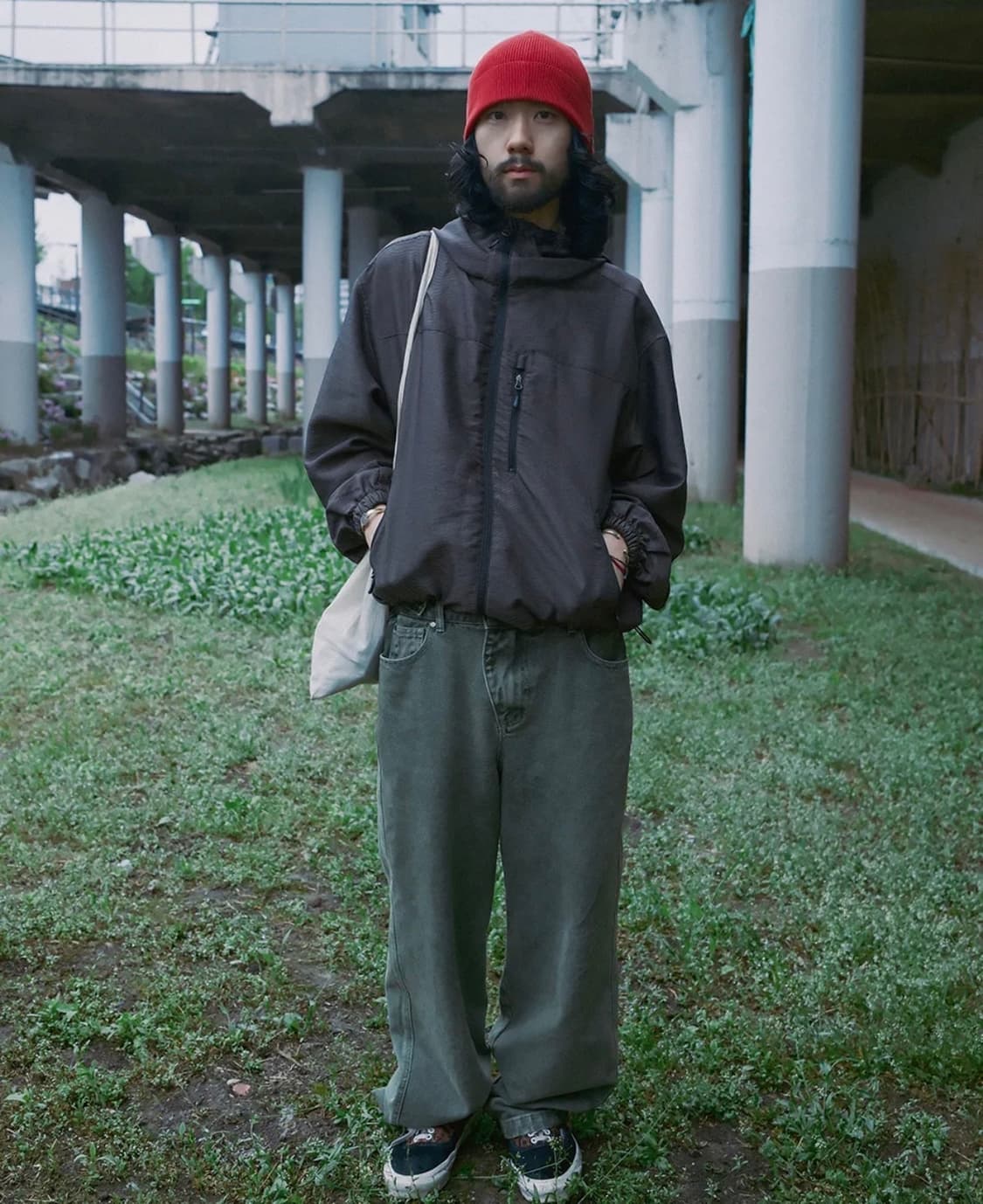 Karactor latch tapered twill pants 상품이미지1