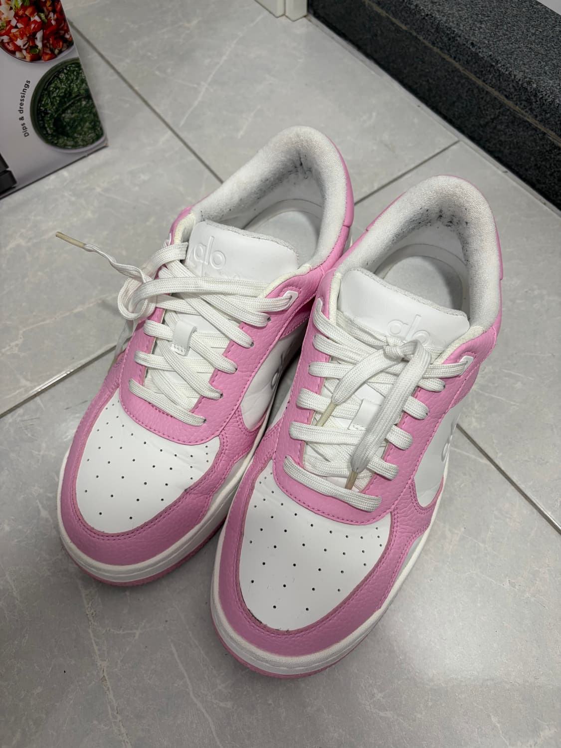 alo 알로 스니커즈 상품이미지1