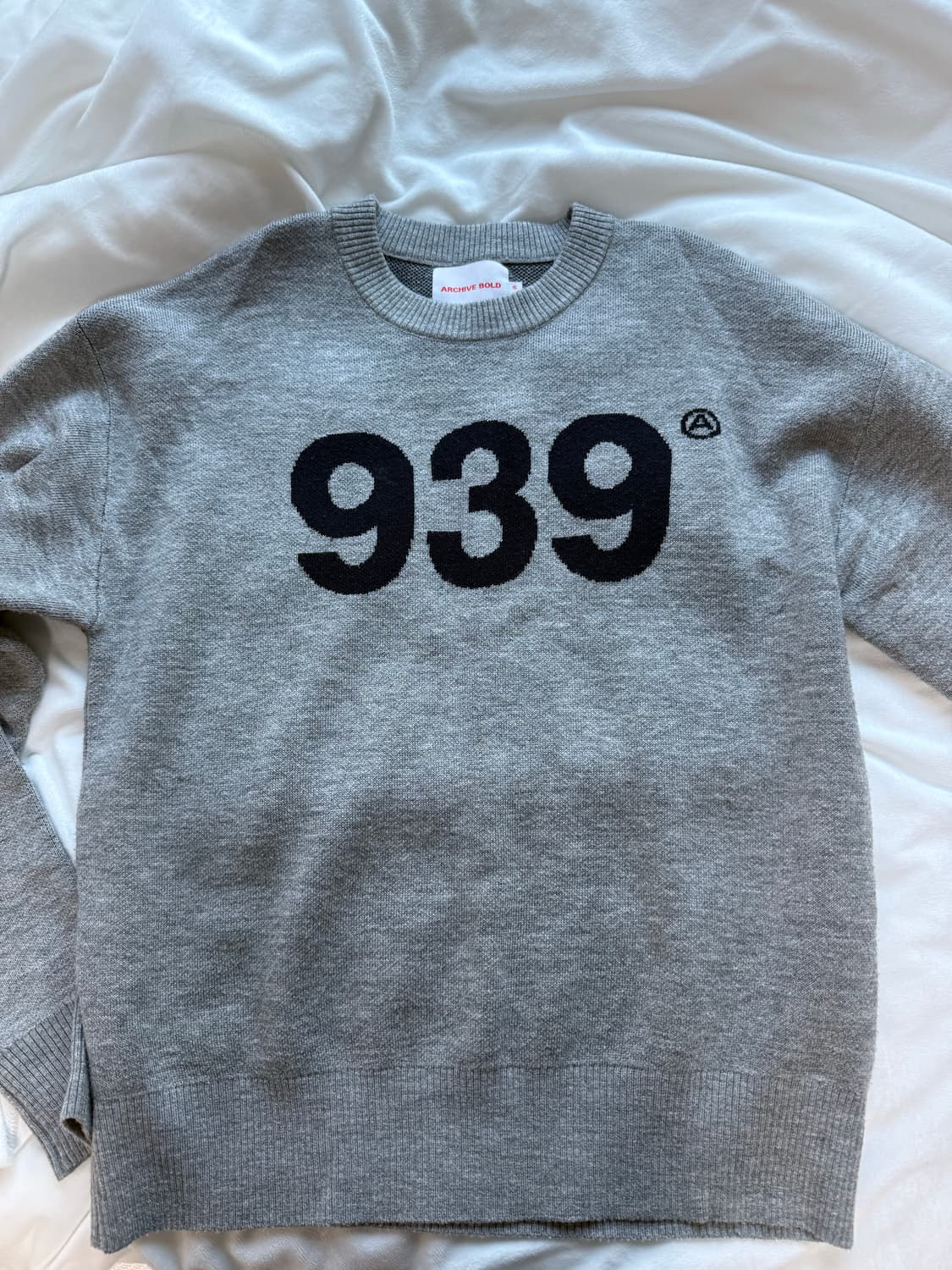 아카이브볼드 니트 상품이미지1