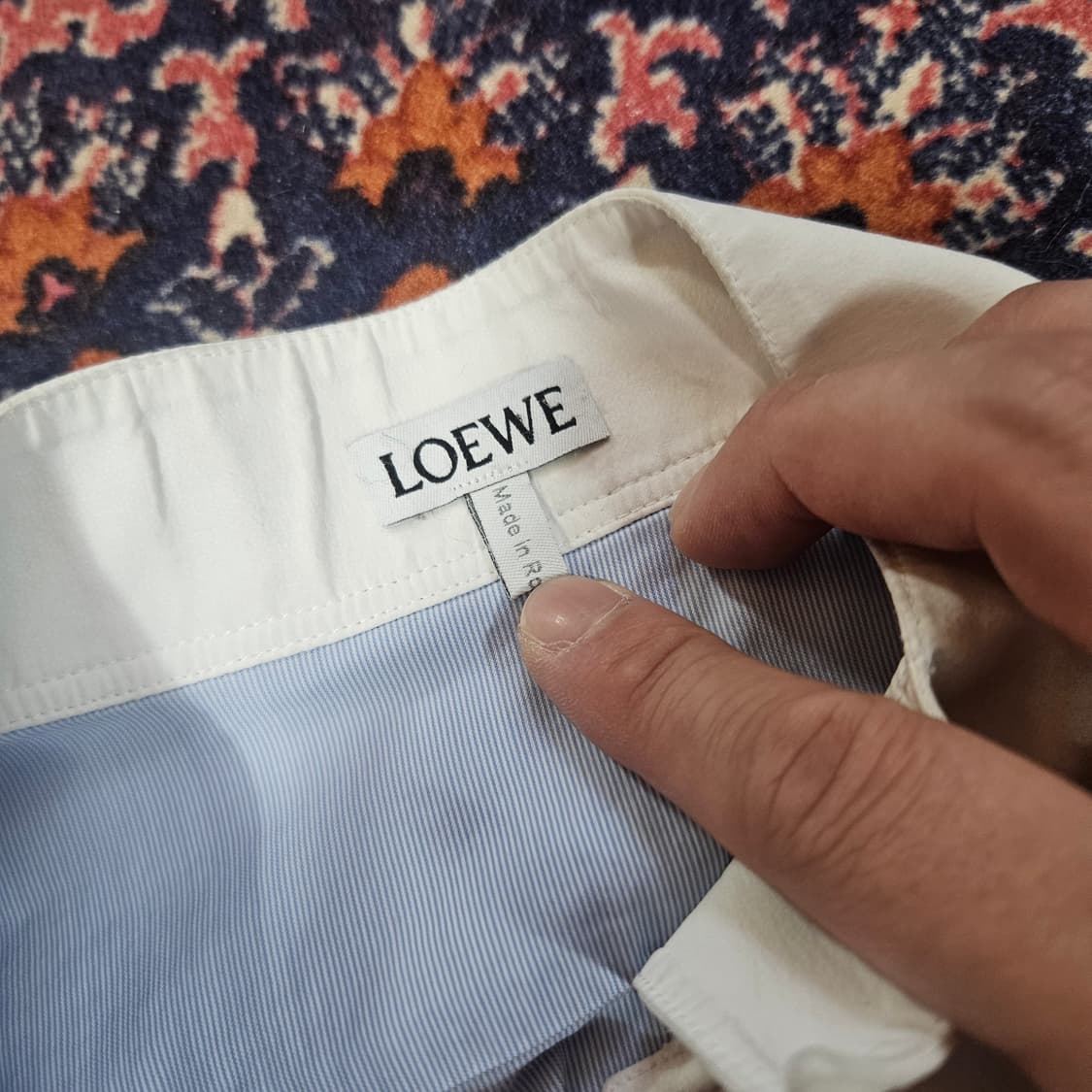 로에베(LOEWE)루즈핏 스트라이프 가죽 카라 블럭 셔츠
 상품이미지5