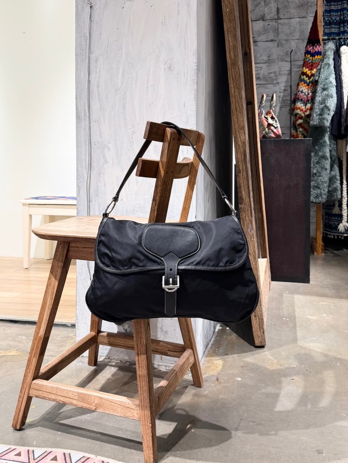 프라다 블랙 테수토 플랩 나일론 숄더백  상품이미지1