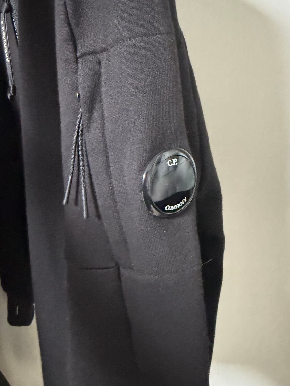 Cp컴퍼니렌즈후드집업 L팝니다 상품이미지4