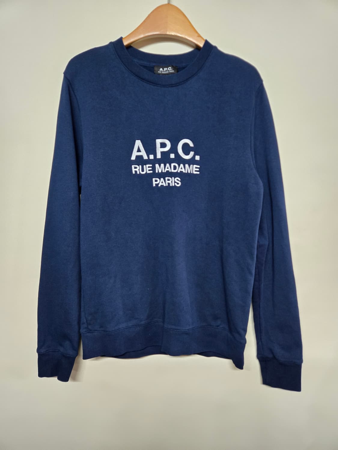 A.P.C. 로고 맨투맨 네이비S 상품이미지1