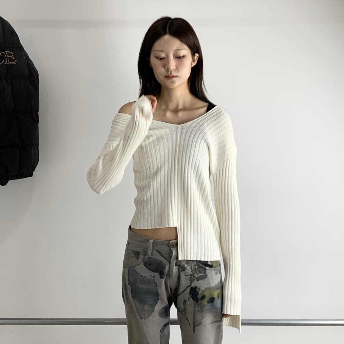 헬무트랭 언발란스컷 오프숄더 상품이미지3