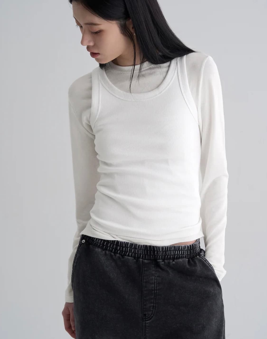 에잇세컨즈 S사이즈 베이직 탱크탑 화이트 기본나시 라운드넥나시 무신사 상품이미지2