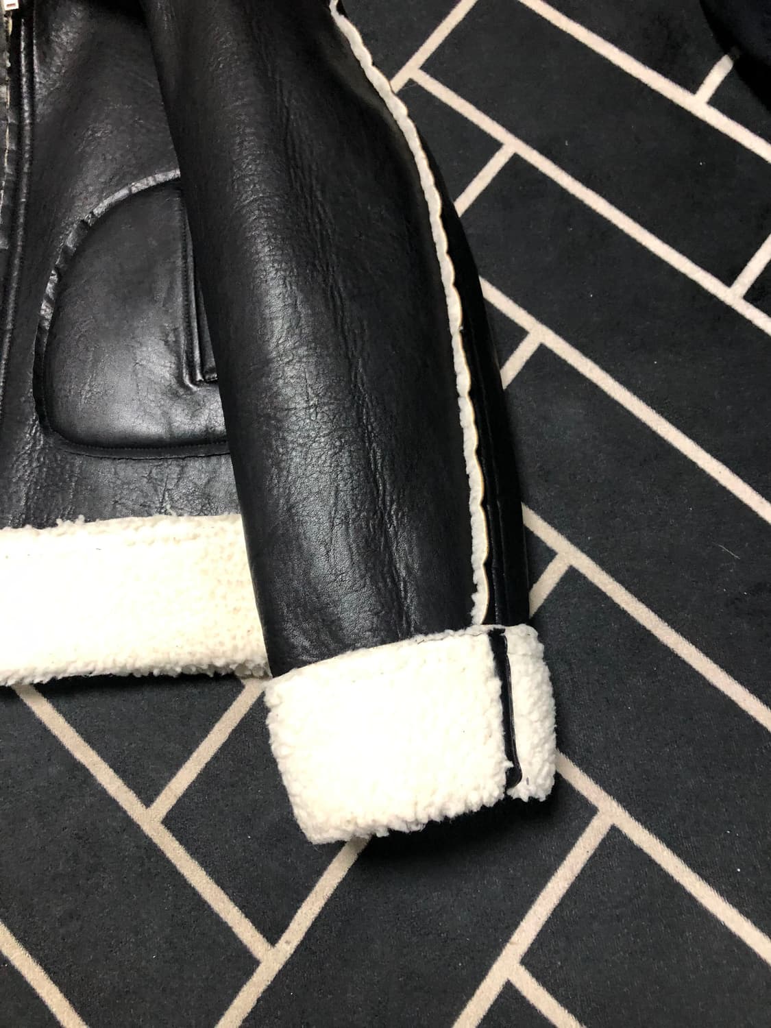 (횡재가)편집샵 리버시블 양면 무스탕/몽클레어 타임 솔리드 시스템 톰포드 상품이미지6