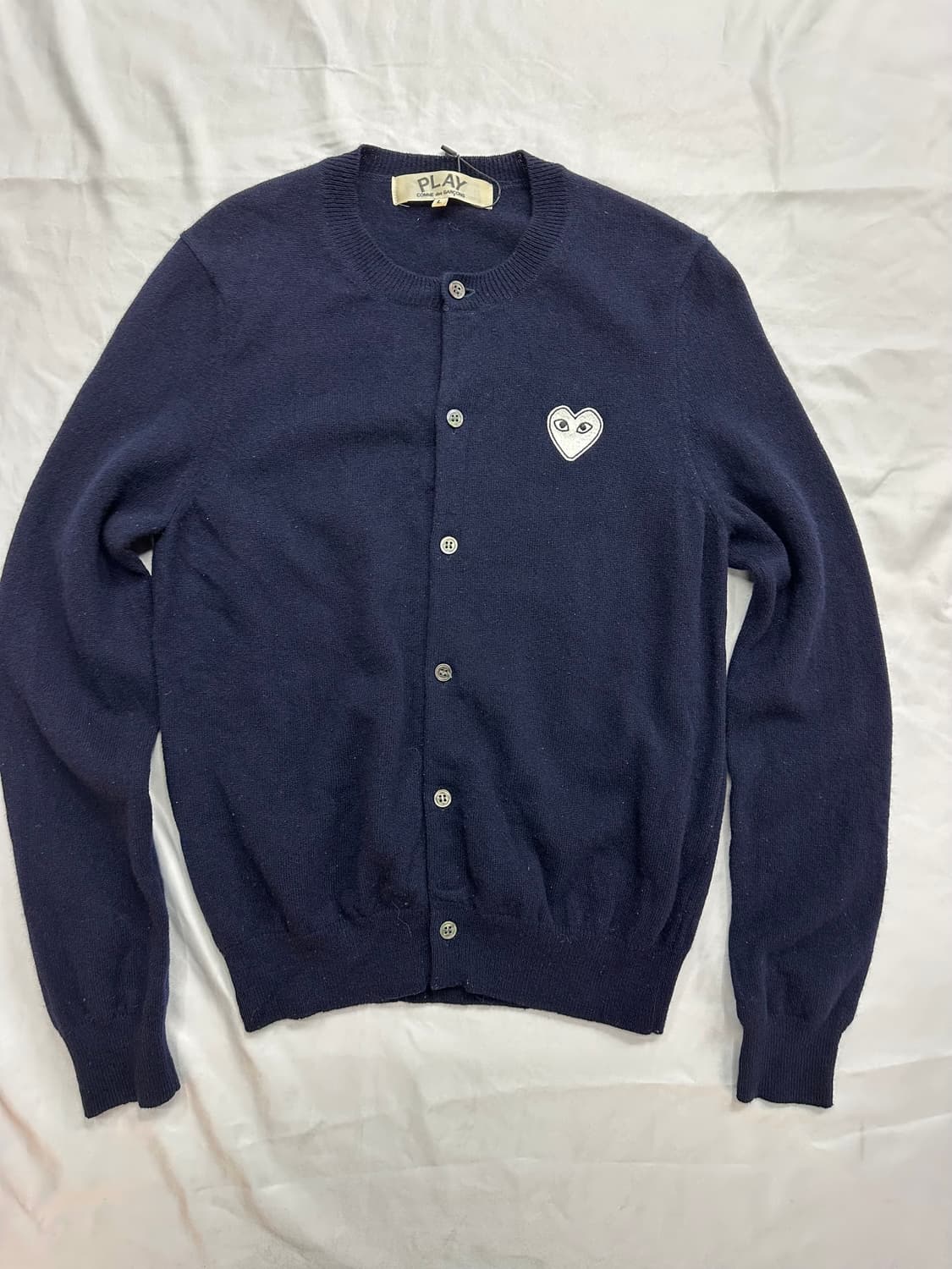 꼼데가르송 화이트 하트 와펜 네이비 가디건 상품이미지3