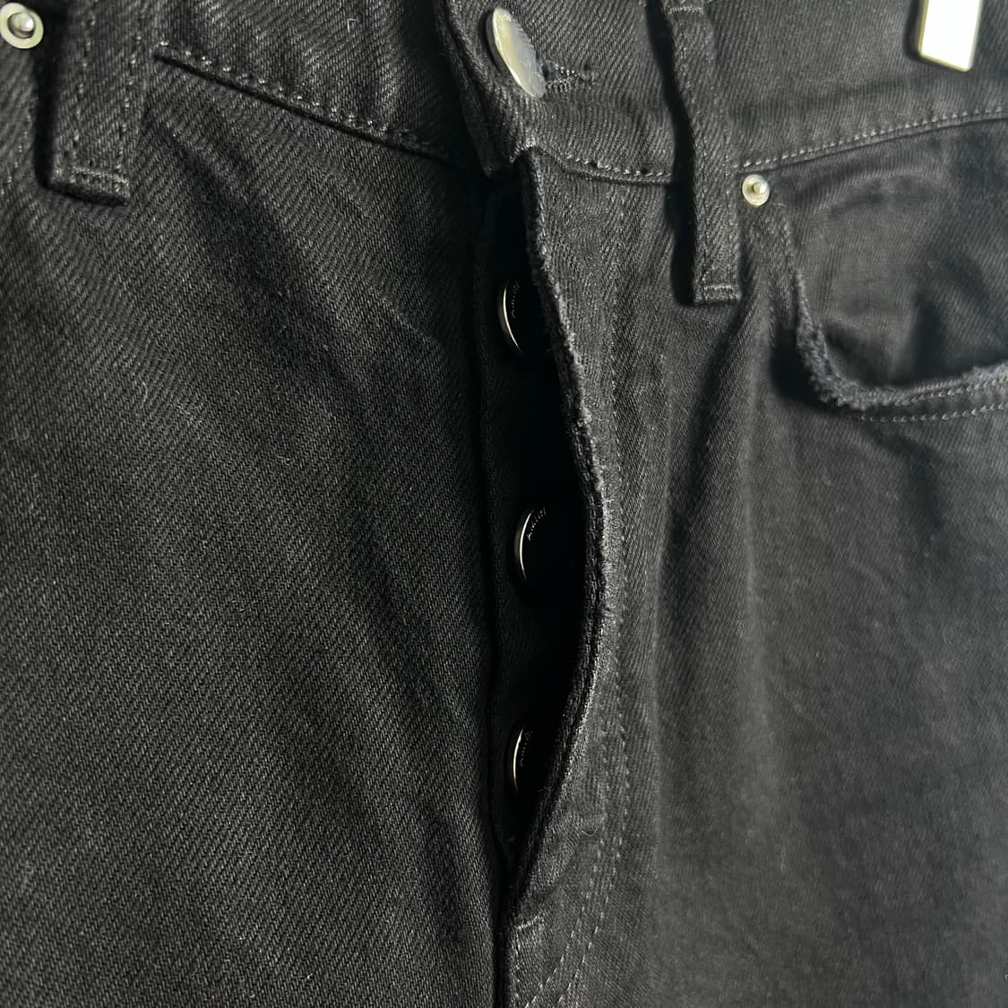 Amiri 아미리 블랙 디스트로이드 데님 팬츠 26 상품이미지7
