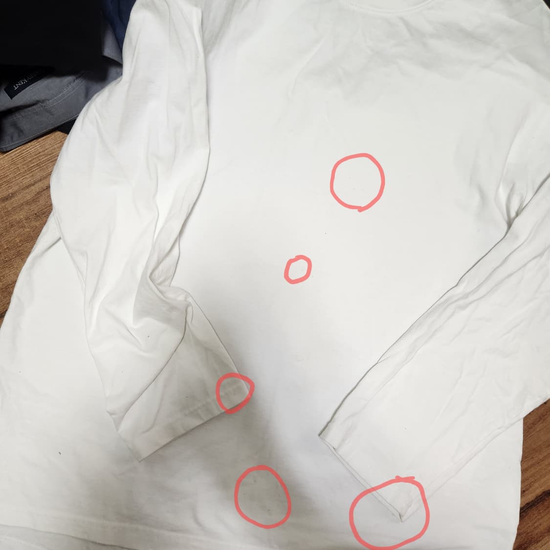 [네고가능] 브렌슨 흰색 긴팔 티셔츠 상품이미지2