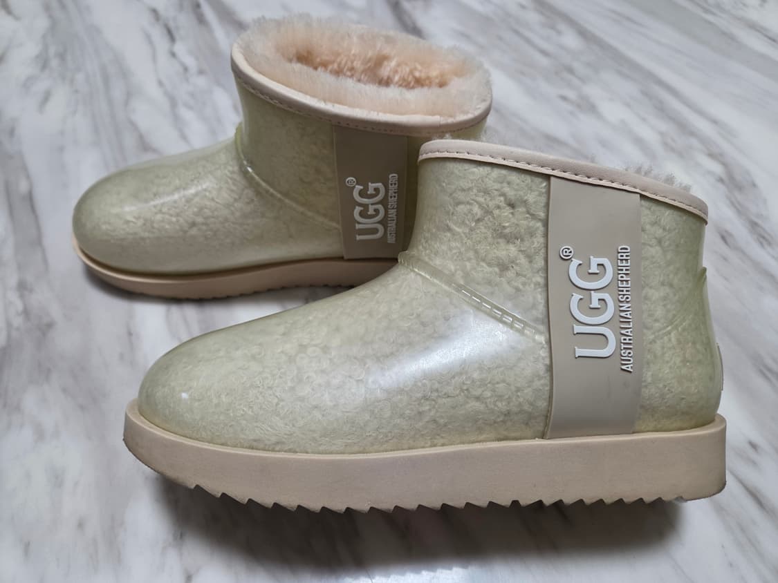 어그 클래식 클리어 울트라미니 부츠 상품이미지1