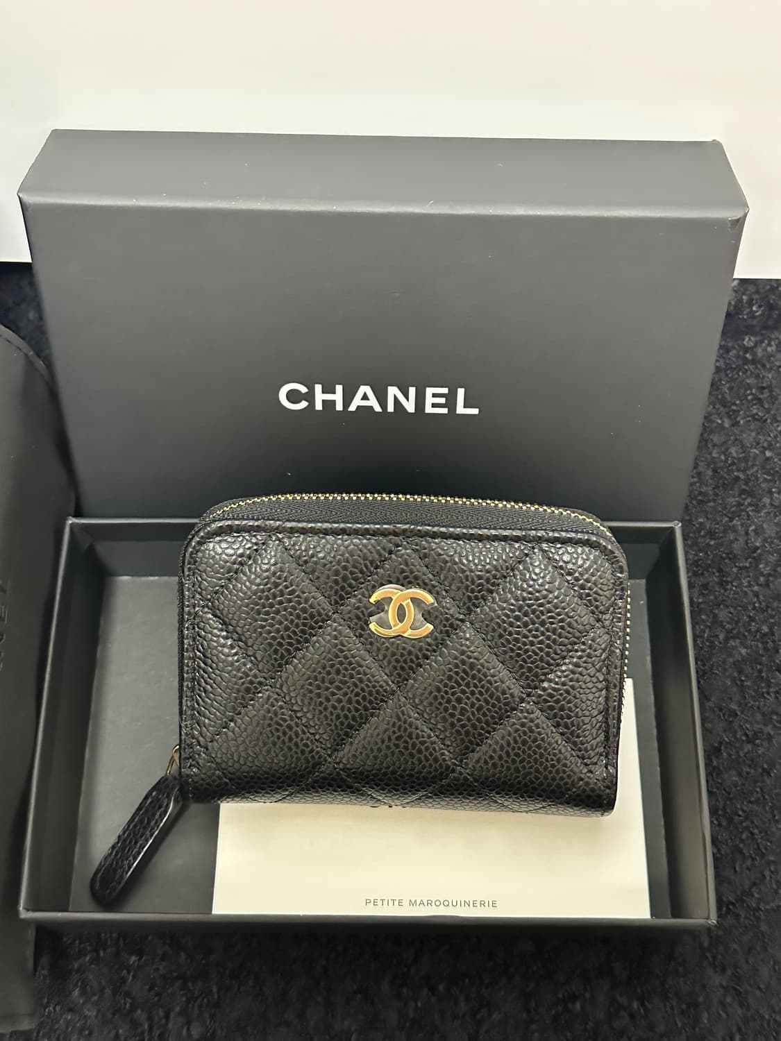 샤넬 클래식 캐비어 지갑 지퍼돌이 상품이미지1