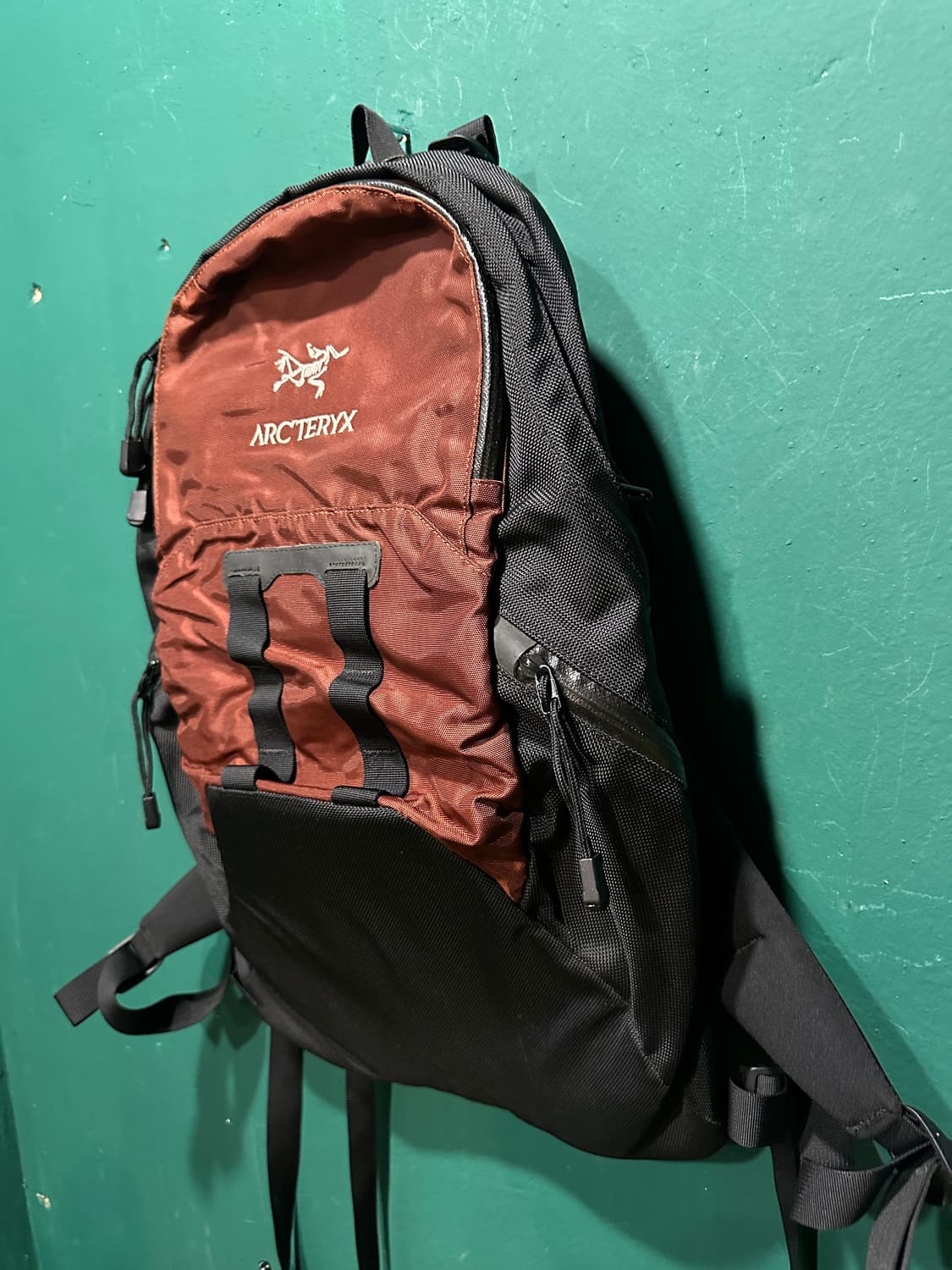 아크테릭스 브라운 백팩 상품이미지2