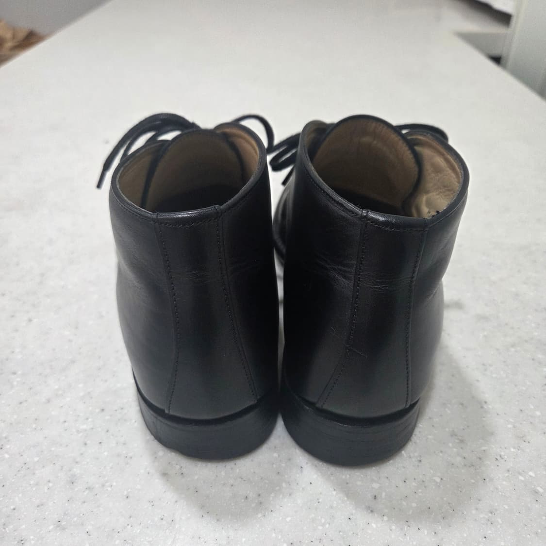 샌더스 BLACK WAXY LEATHER B.G.S CHUKKA BOOT 상품이미지4