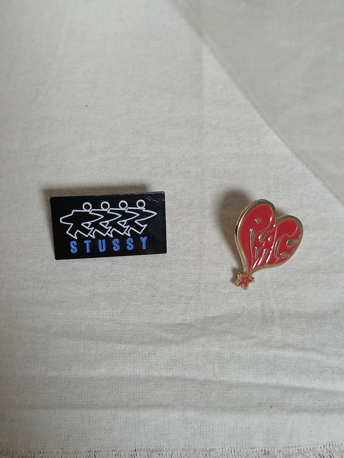 스투시 서퍼맨 핀뱃지 상품이미지1