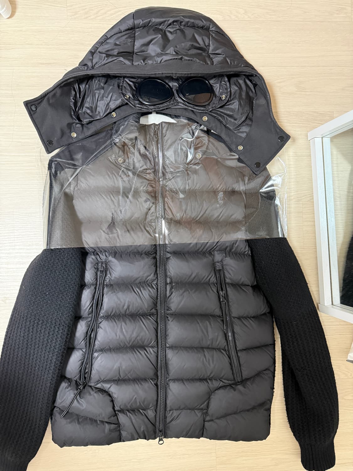 cp컴퍼니 니트패딩 상품이미지1