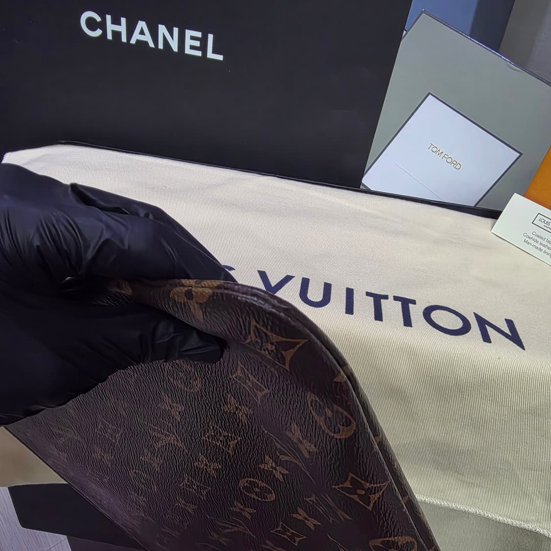 {클로젯}[MM][풀구성]루이비통 에튀보야주 모노그램 MM클러치백 상품이미지9