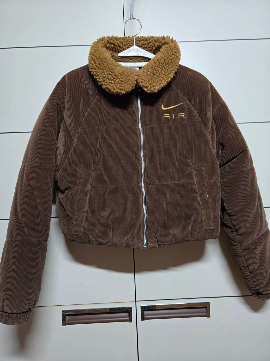 나이키 에어 코듀로이 우먼스 브라운 크롭 패딩 상품이미지3