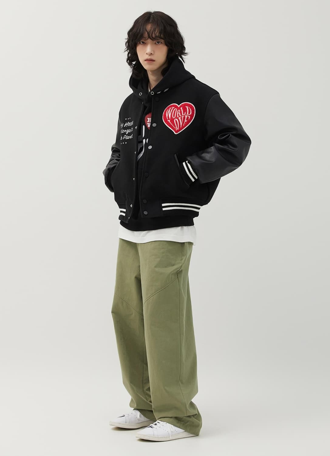 밈더워드로브 월드 러브 하트 바시티 자켓 블랙 상품이미지1