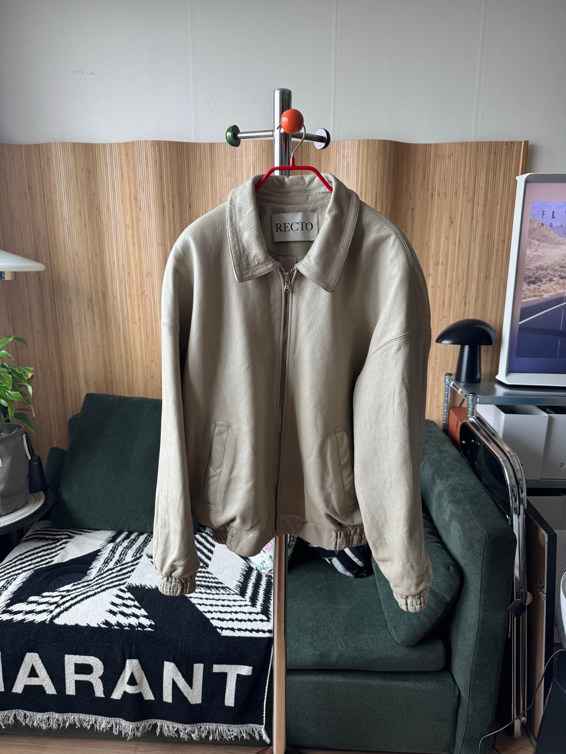 [L] 렉토(RECTO) 카우하이드 가죽 자켓 (크림/베이지) 구성품 X 상품이미지3