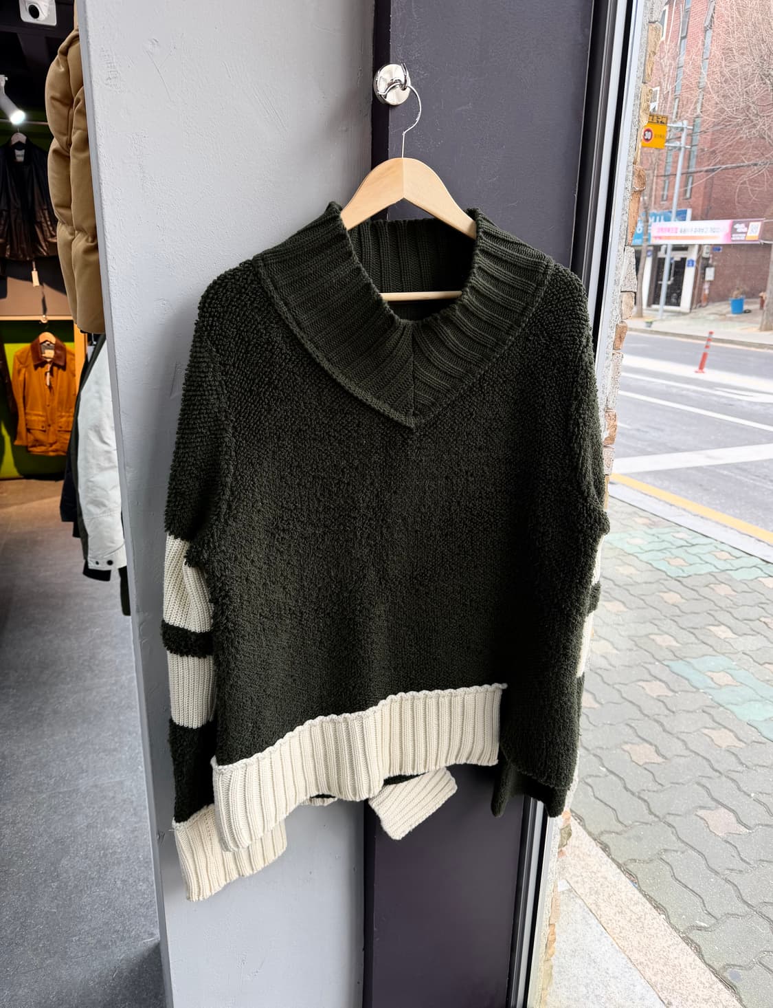 2/ 사카이 풀오버 브이넥 울 니트 상품이미지4