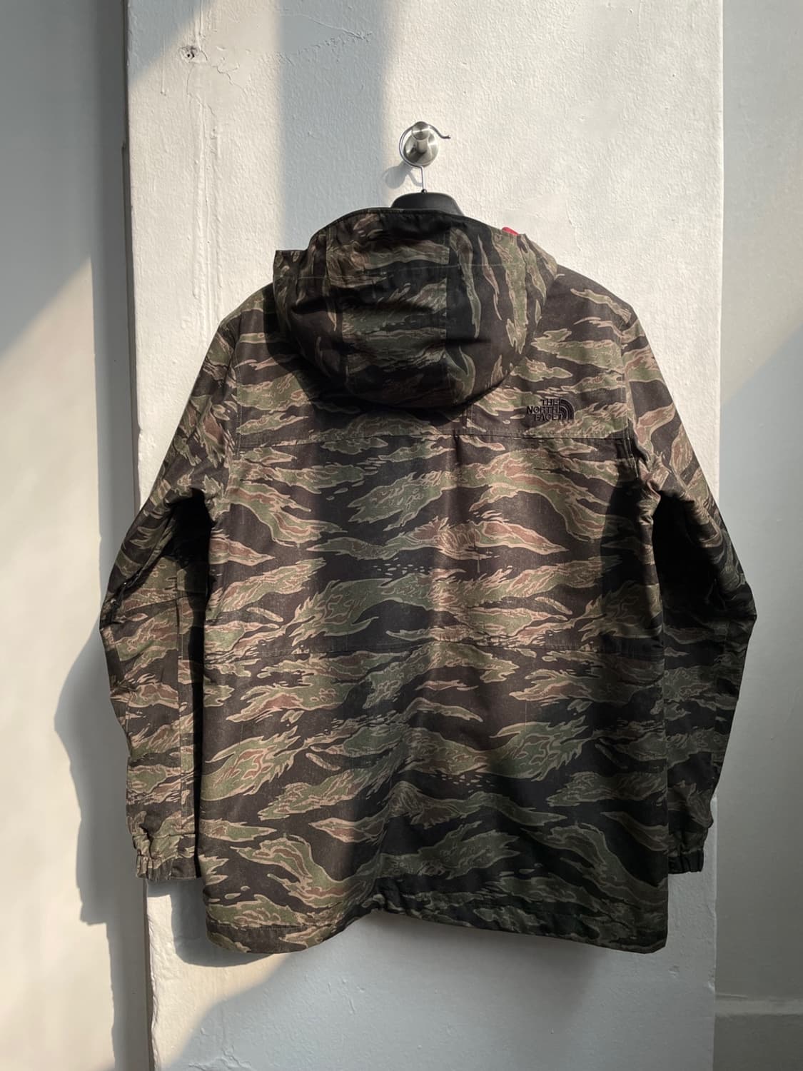 노스페이스 타이거 카모 하이벤트 바람막이  상품이미지5