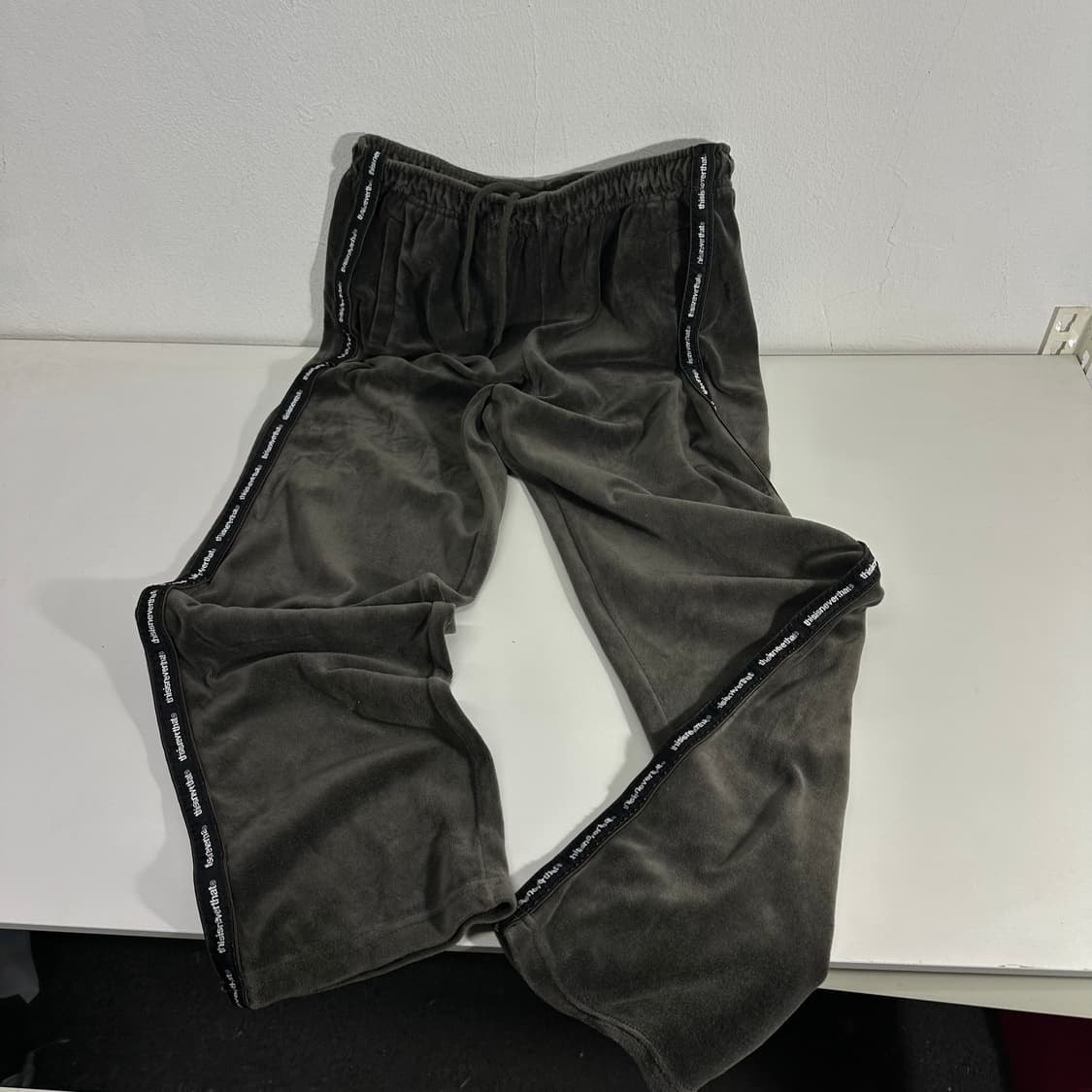 FREE 디스이즈네버댓 차콜 레귤러핏 트랙팬츠 상품이미지2