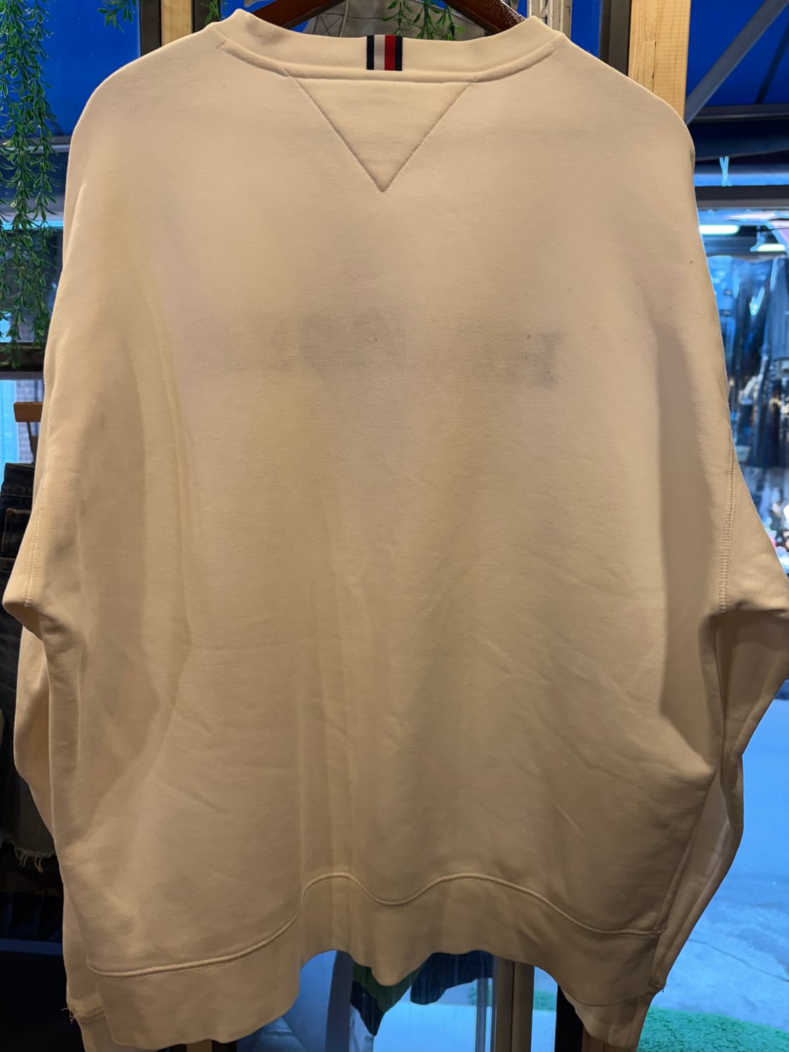 타미힐피거 자수로고 화이트 맨투맨 상품이미지3