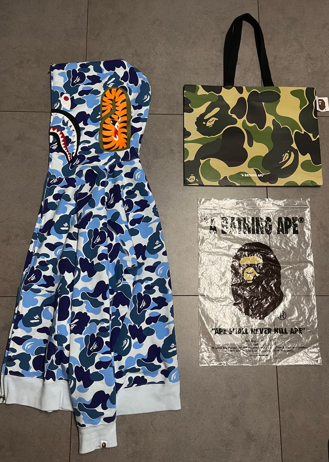 새상품급)베이프 abc카모 블루 청계 샤크 후드집업 상품이미지2