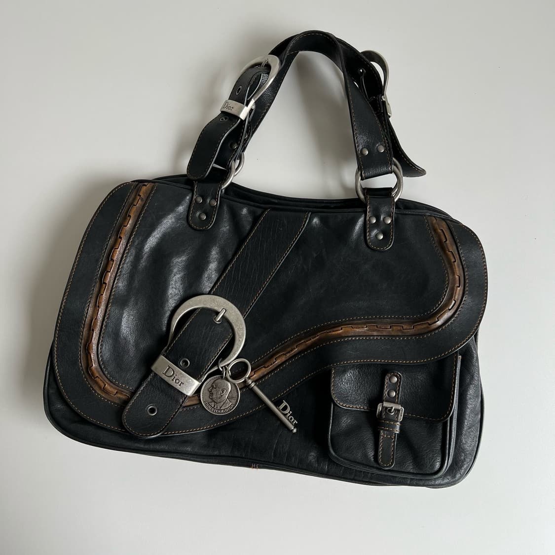 디올 가우초 빈티지 가죽 숄더백 상품이미지1