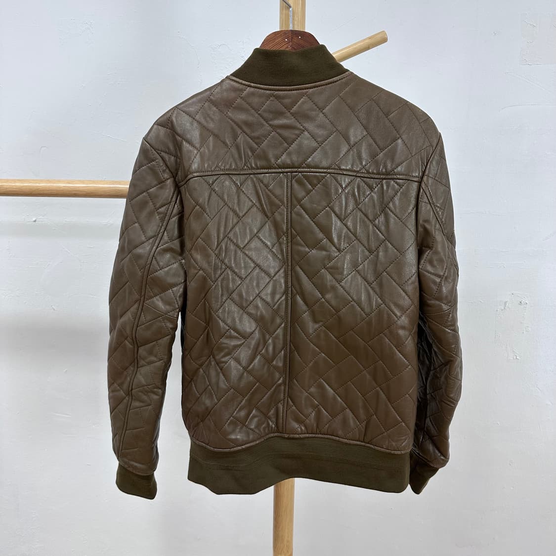 커스텀 멜로우 슬림핏 퀼팅 레더 블루종 100 (실90-95) J20 상품이미지6