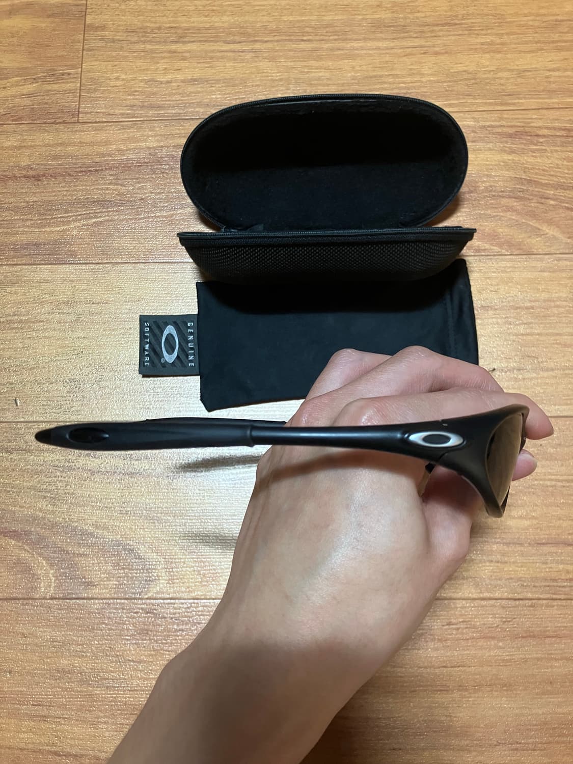 오클리 미뉴트 1.0 새렌즈 블랙 상품이미지6