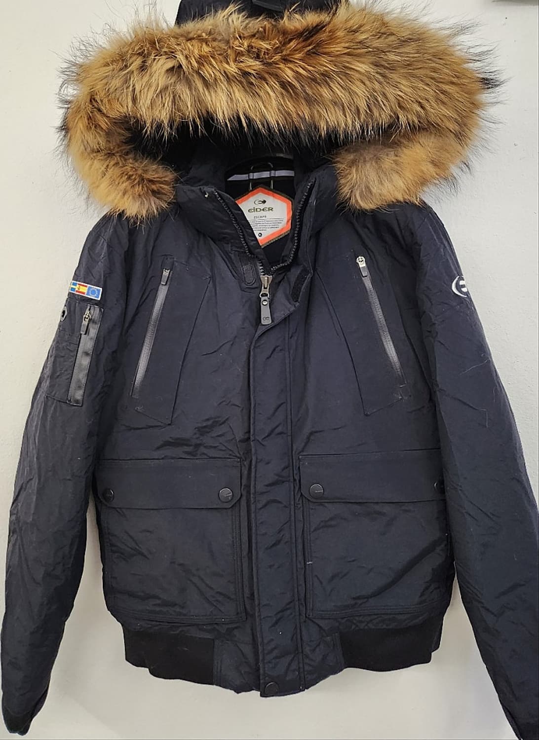 아이더 남성 크롭 다운패딩 너구리털  상품이미지1