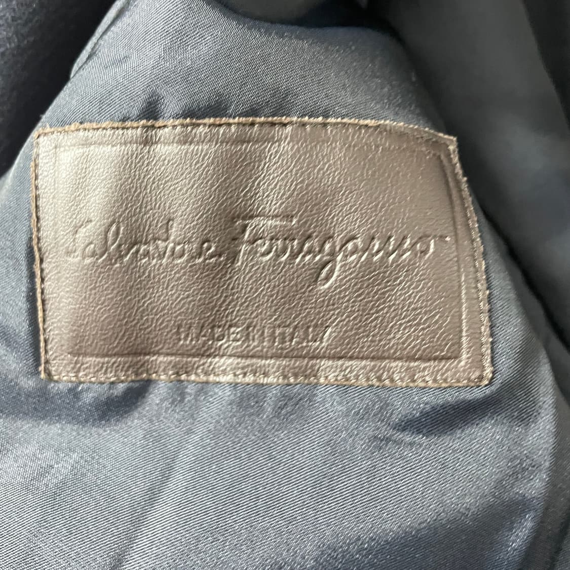 페레가모 네이비 코트 50 상품이미지5