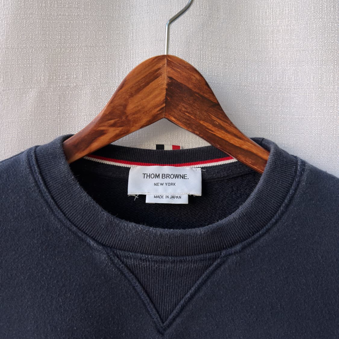 톰브라운 클래식 루프백 4-바 스웨트셔츠 네이비 5사이즈 상품이미지6