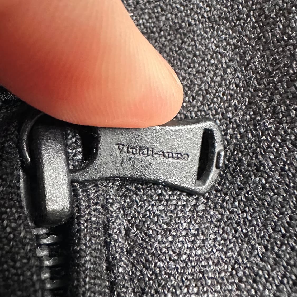 The Viridi-Anne 블랙 봄버 자켓 상품이미지10