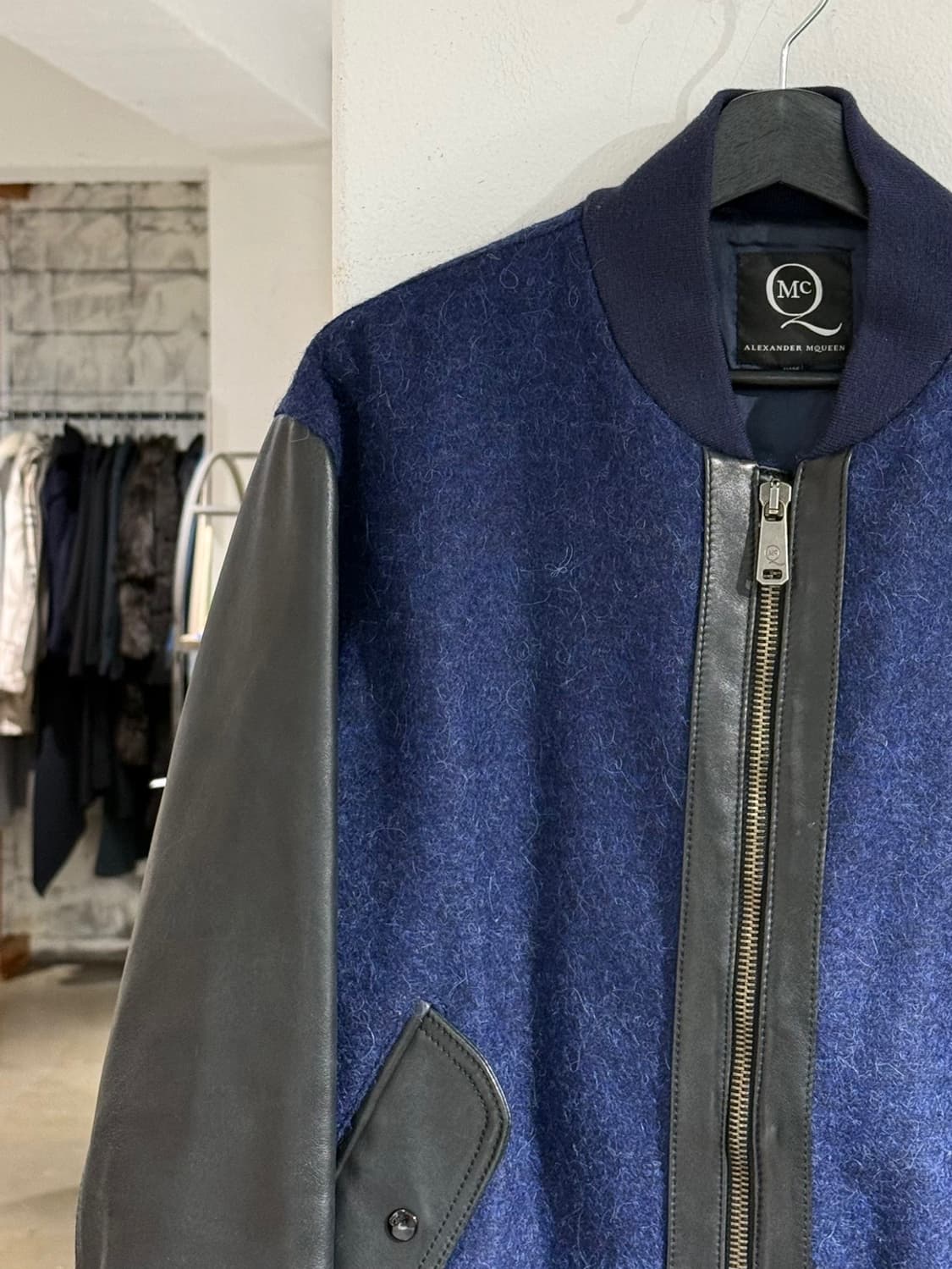 알렉산더 맥퀸 네이비 레더 콤비 블루종 자켓  상품이미지2
