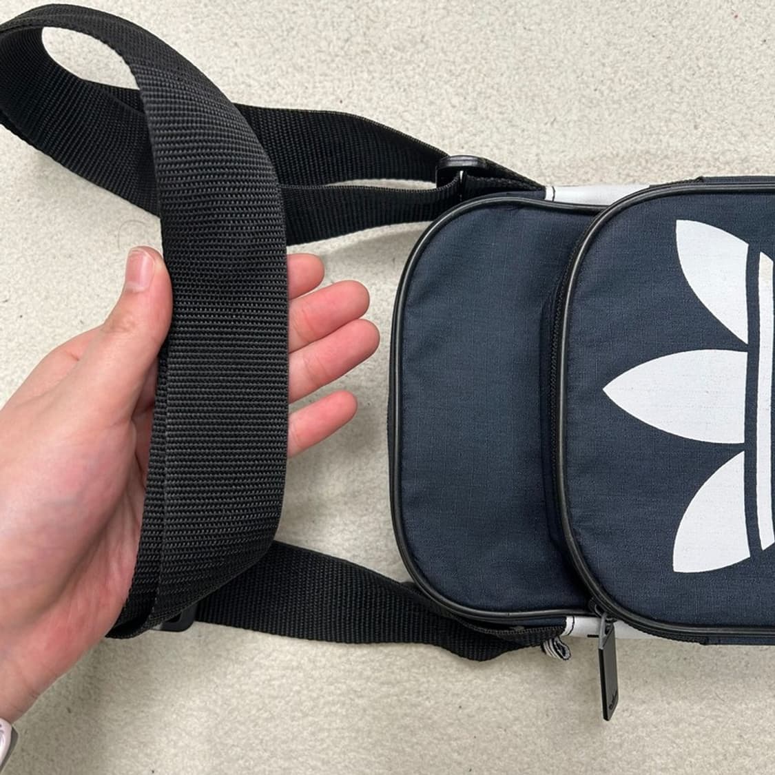 아디다스 트레포일 미니 크로스백 네이비 상품이미지2